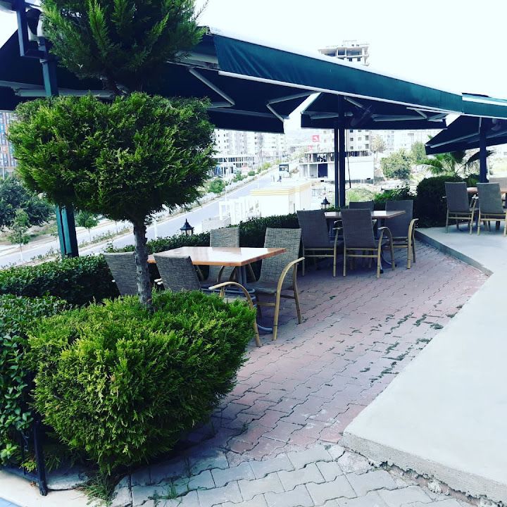 Riva'es Cafe