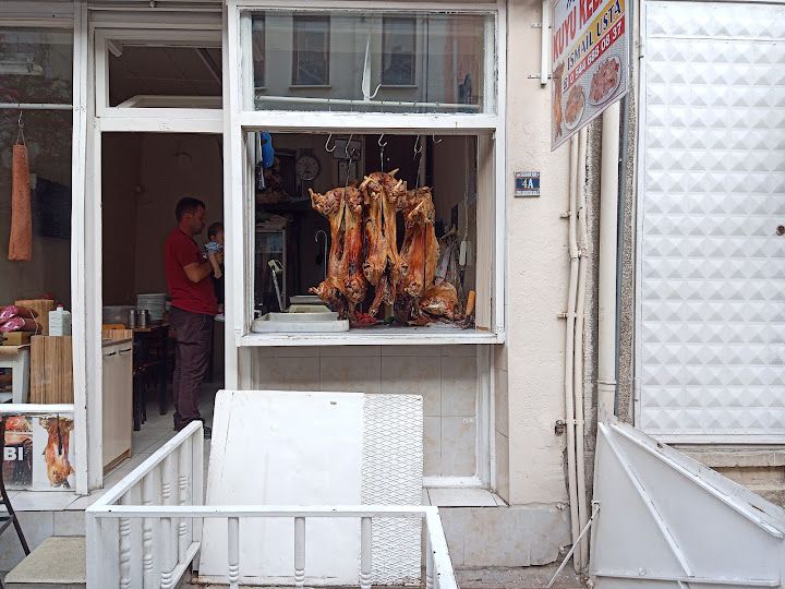 Taşköprü Meşhur Arı Kuyu Kebabı Ve Pastırma