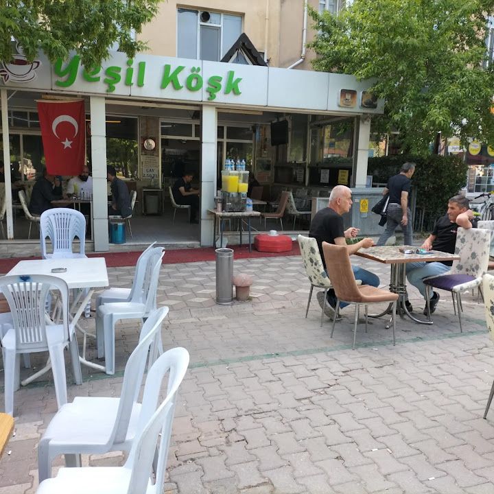 Yeşil kösk çay bahçesi