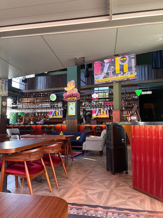 Red Duck Cafe & Pub