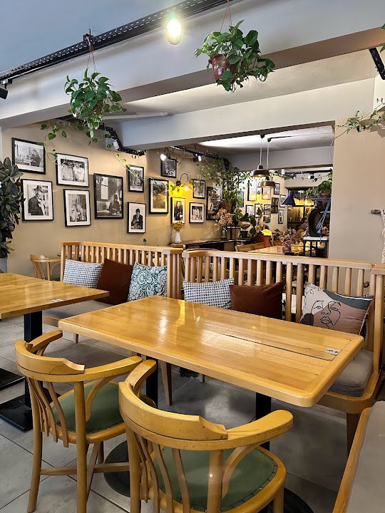 The Roots Cafe