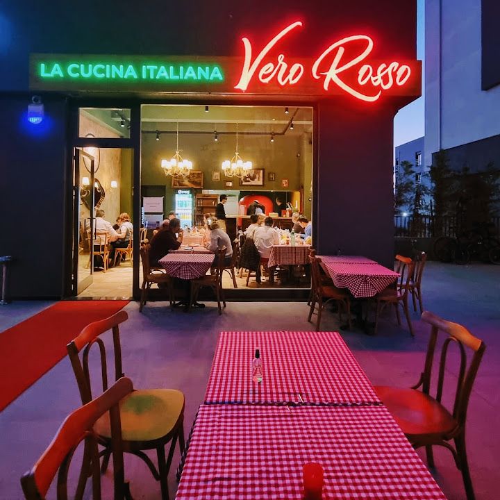 Vero Rosso Pizza & Burger - Steak - Salad
