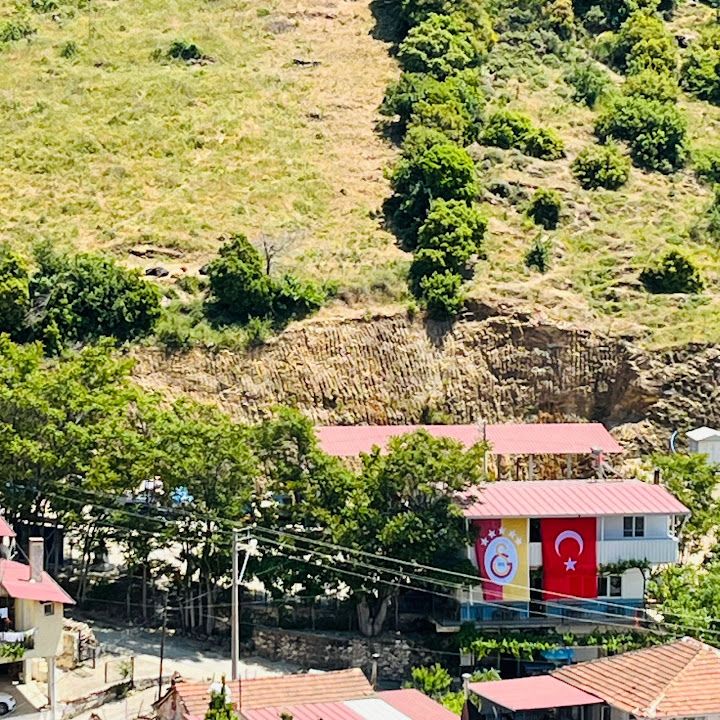 Çelik Kıraathanesi