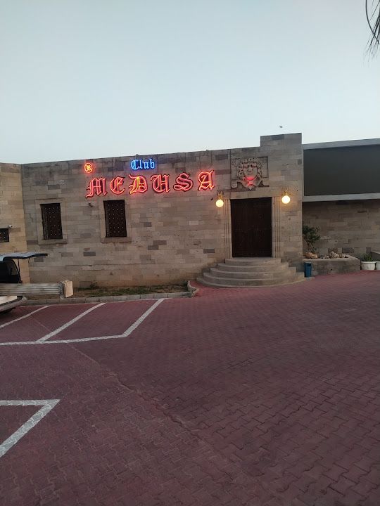 Kendini Beğenmiş Birinin Yeri