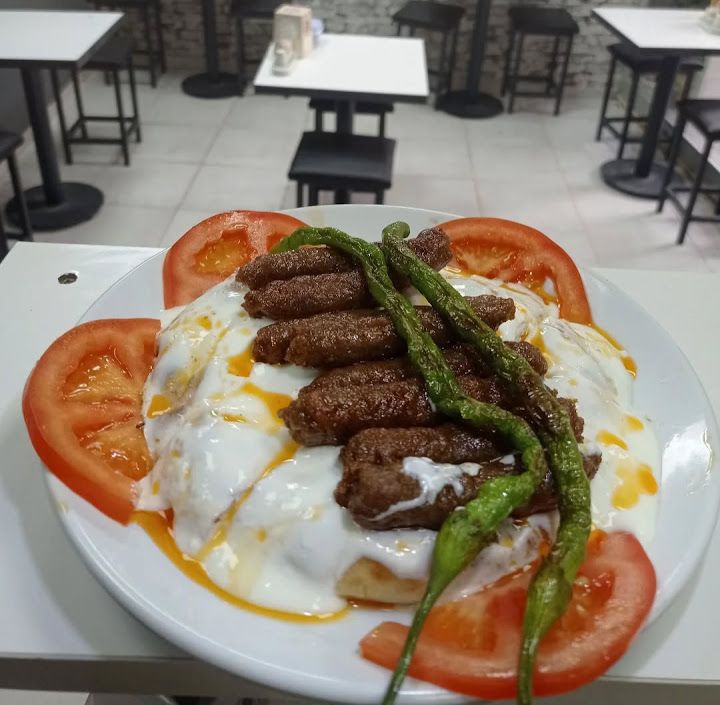 Ödemiş Köftecisi (tayfun'un Yeri)