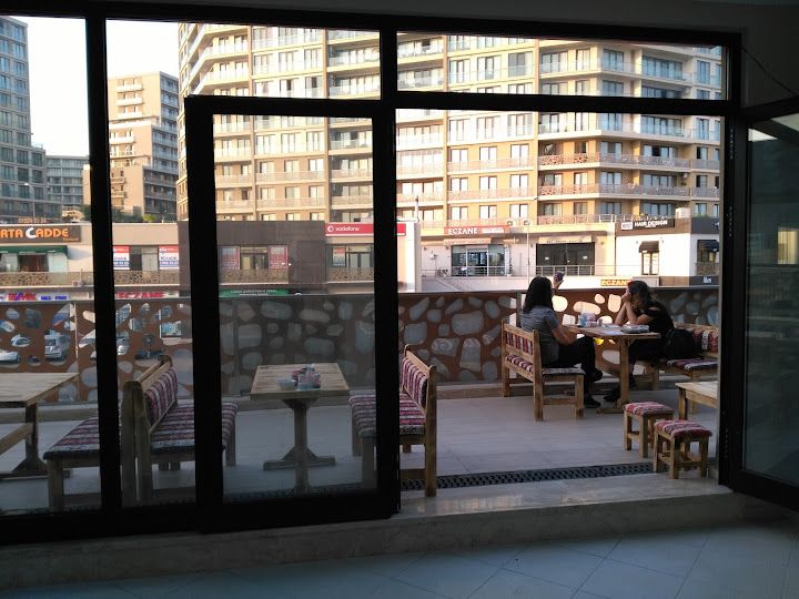 Ana Evi Manti Evora