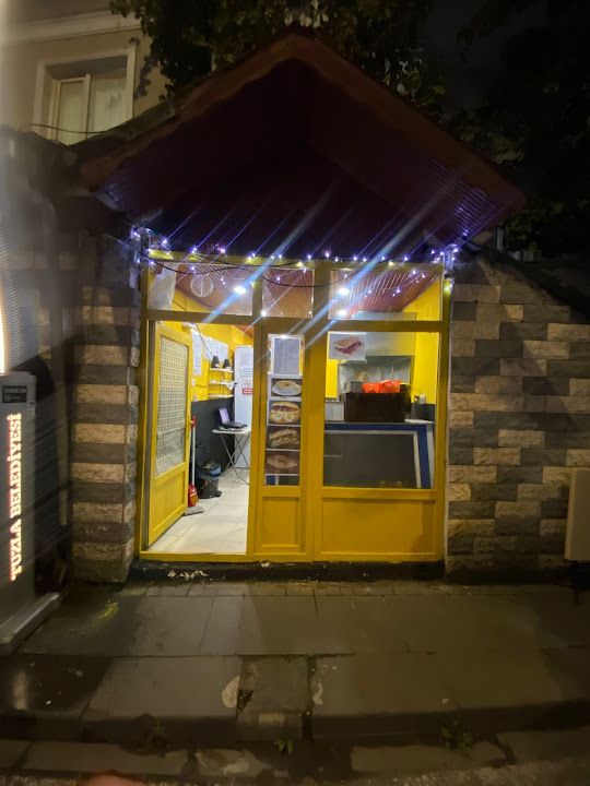 Sarı Ev Köfte, Gözleme Ve Tost Çorba Salonu