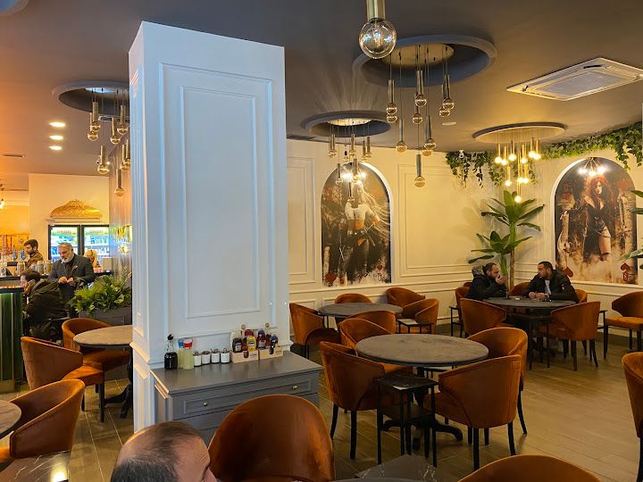 Amazzon Cafe Lounge