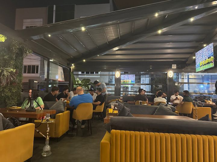 Exxy Lounge