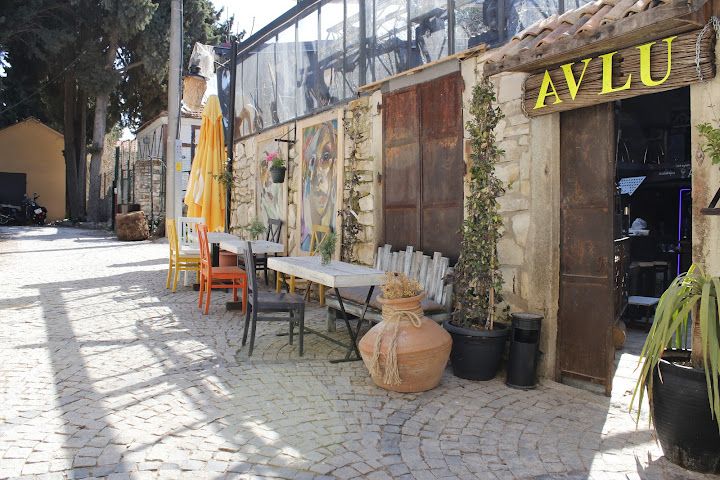Avlu urla bistro & bar & patisserie