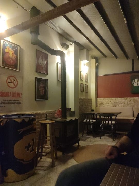 Brats Pizza Club