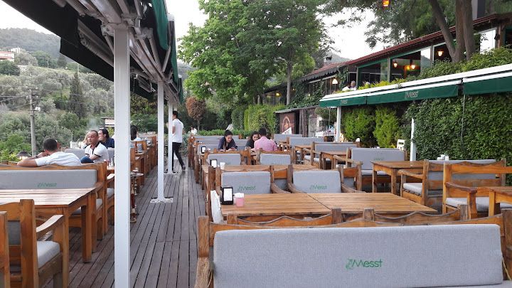 Cafe Messt Restaurant
