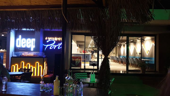 Casa Marine Deep Bar