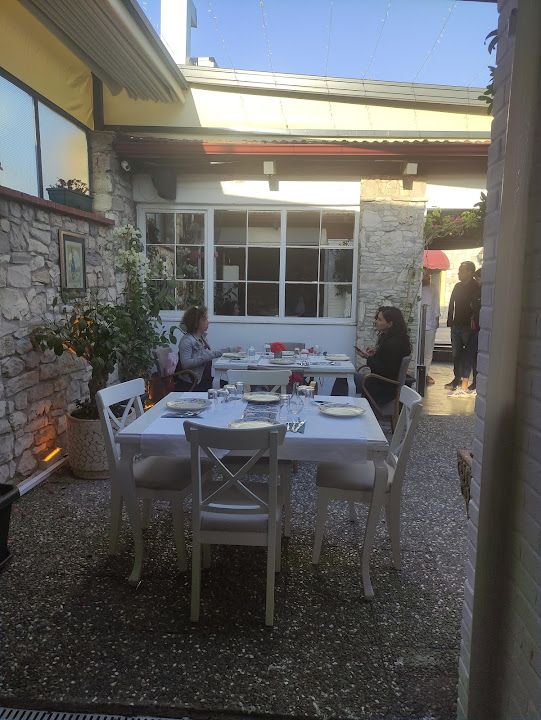 Elli Urla