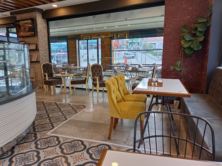 Karamel Cafe & Patisserie Urla Pastane