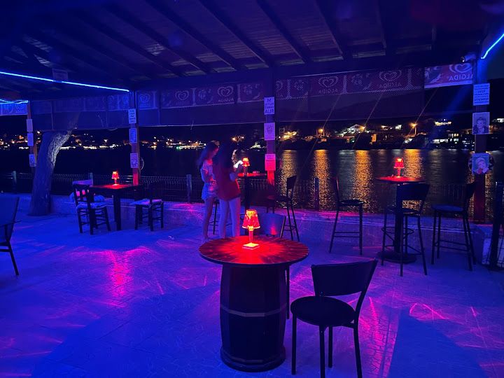Köşk Cafe/beach