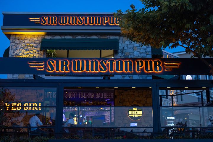 Sir winston pub urla
