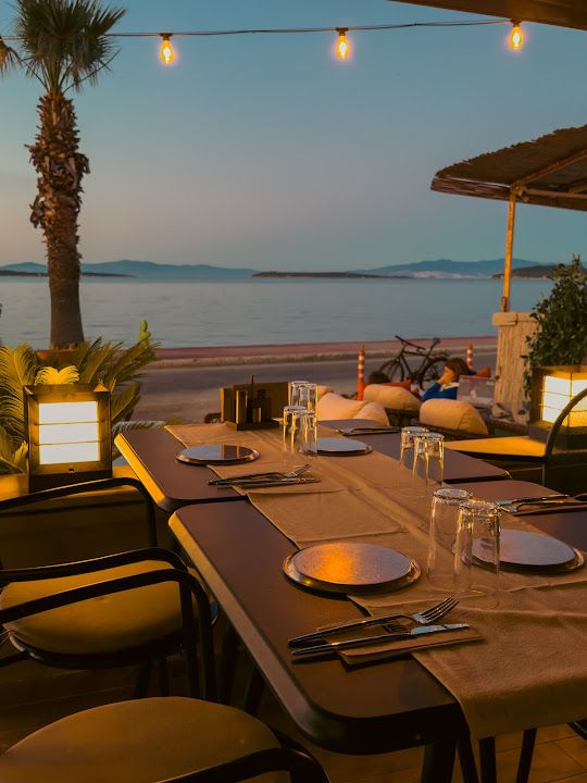 Tare bistro & beach bar