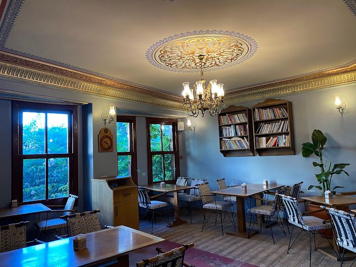 Aşiyan Kitap Ve Kahve