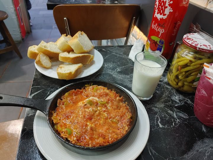 Bi pilav Bi sandiviç