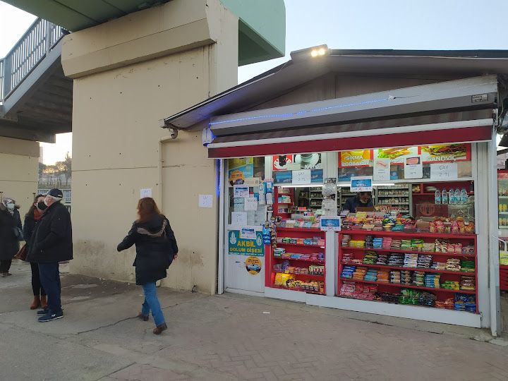 Göztepe Köprüsü & Akbil Ve İhtiyaç Büfesi