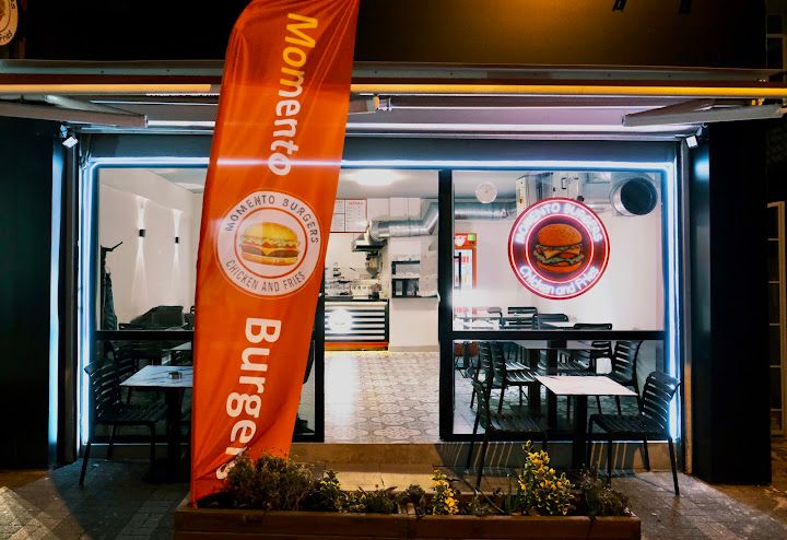 Momento Burgers