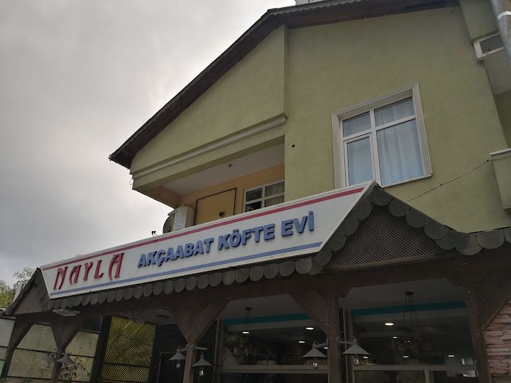 Nayla Akçaabat Köfte Evi