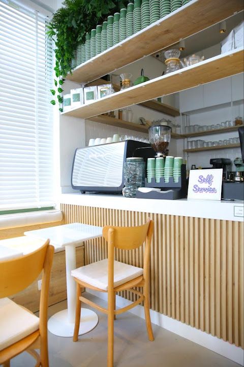The Mirror Coffee Shop