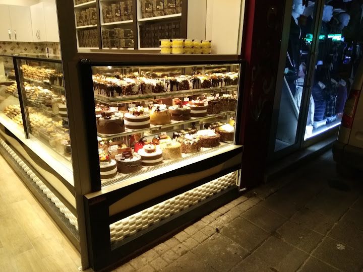 Selvioğulları Pastaneleri