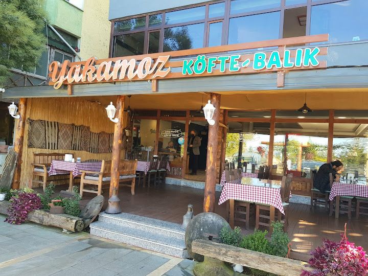 Yakamoz Köfte & Balık Lokantası