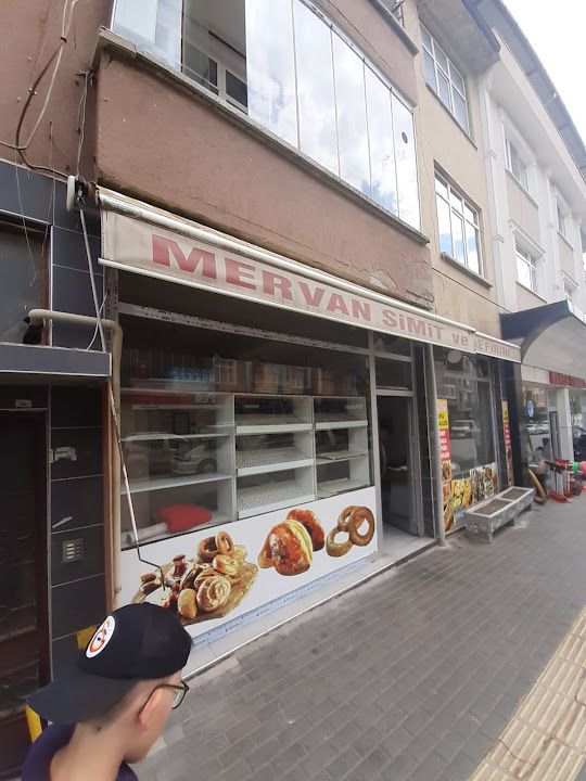 Mervan Simit