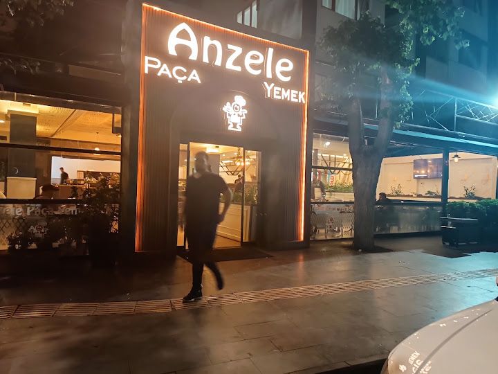 Anzele Paça