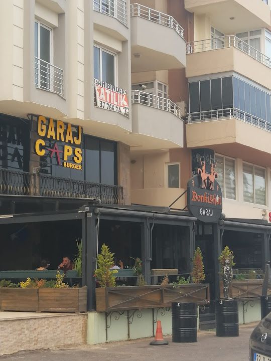 CapsBurgerBistro