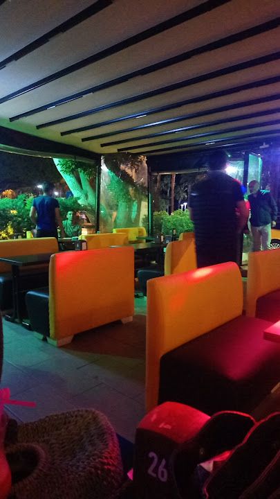 FLASH CAFE & BAR