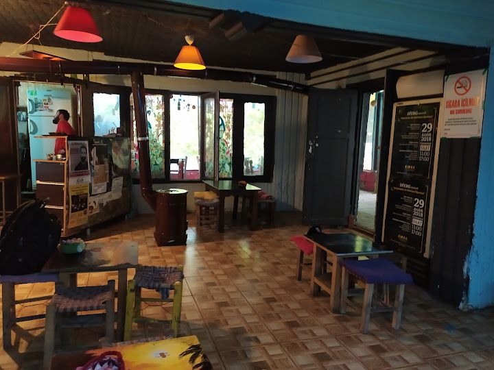 Haymatlos Cafe