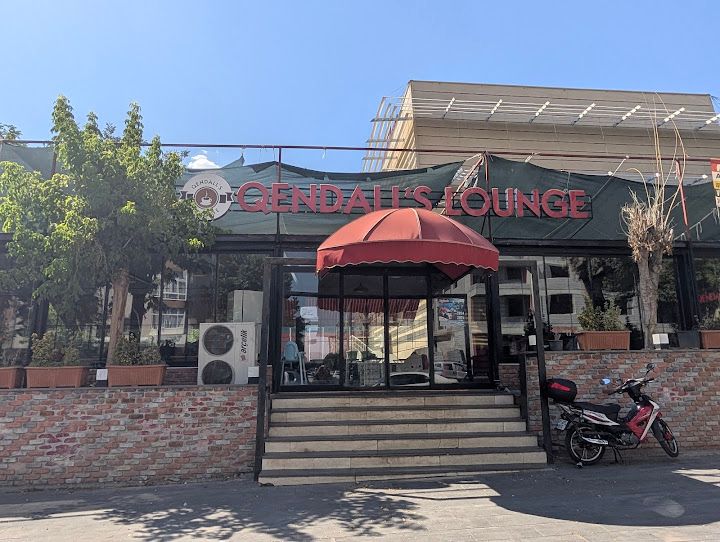 Qendall's Lounge Cafe & Restaurant