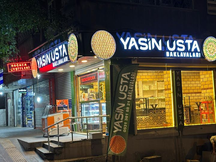 YASİN USTA BAKLAVALARI
