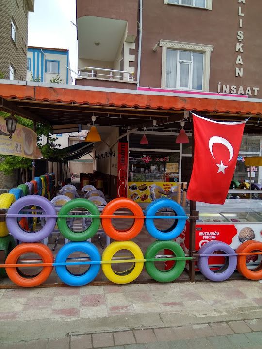 Baṣla Café
