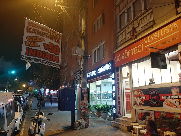 Çiğ Köfteci Veysi Usta Ve Tavuk Döner
