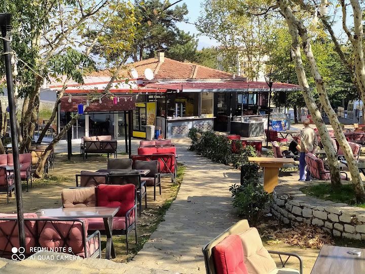 Divan Cafe Aile Çay Bahçesi
