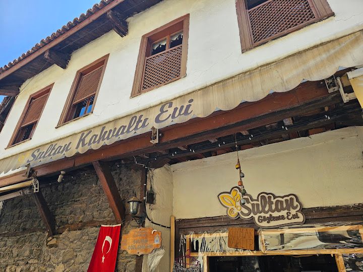 Sultan Gözleme Evi & Yöresel Ürünler