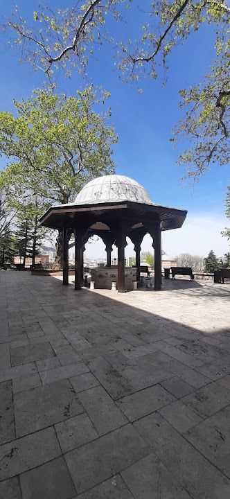Yıldırım Beyazıt Cami Çay Bahçesi