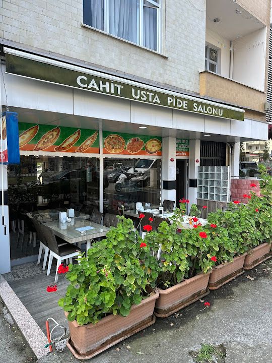 Cahit Usta Pide Salonu