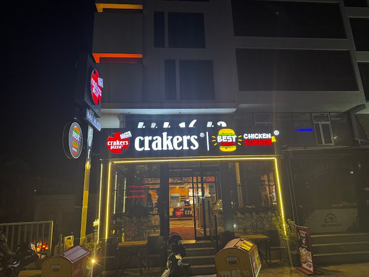 Crakers Pizza Kaşüstü