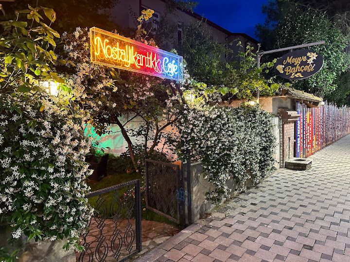 Nostaljikantikk Cafe Restaurant
