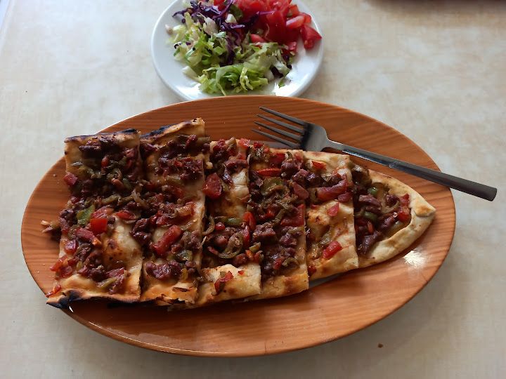 Yılmazlar Lahmacun & Döner Salonu