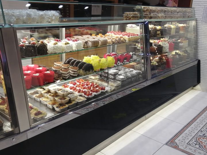 Mega Flrln & Cafe