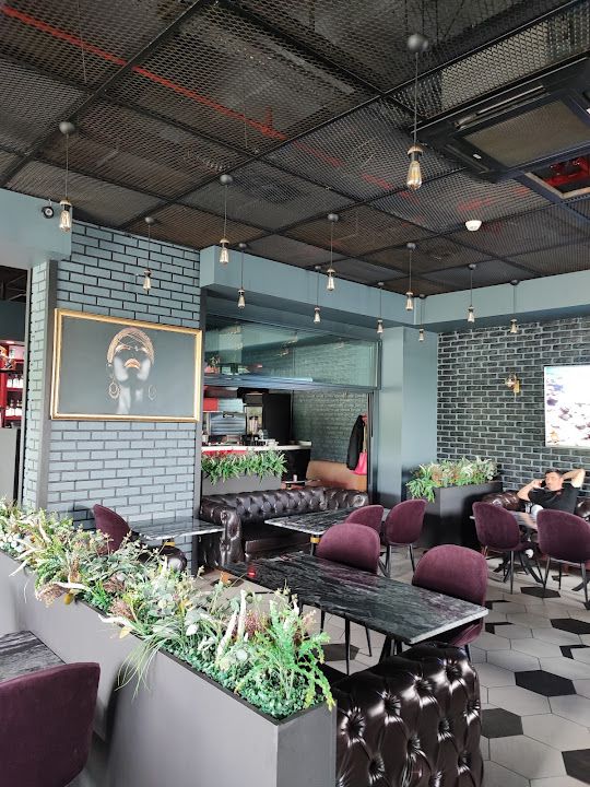 Lucky Lounge Cafe