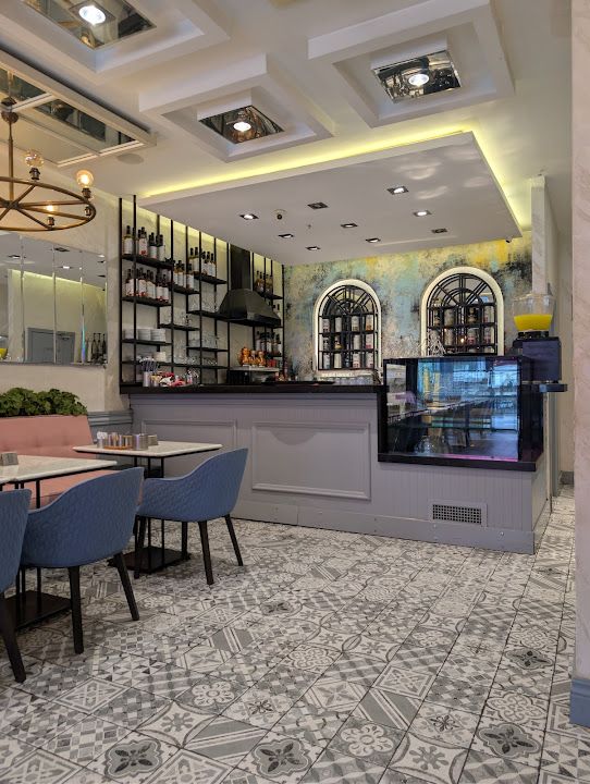 Qooq's Cafe & Restaurant