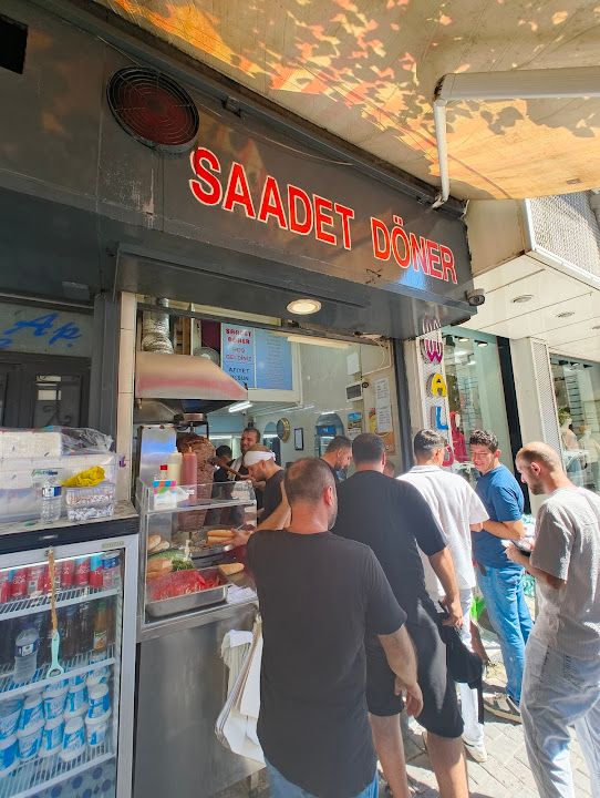 Saadet Döner